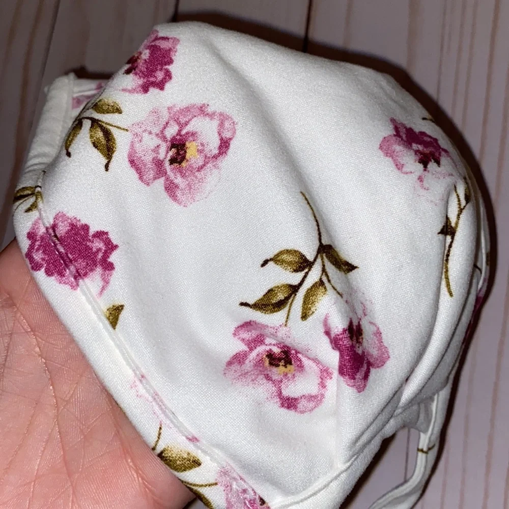 Ivory w purple 👗🛍flower face mask